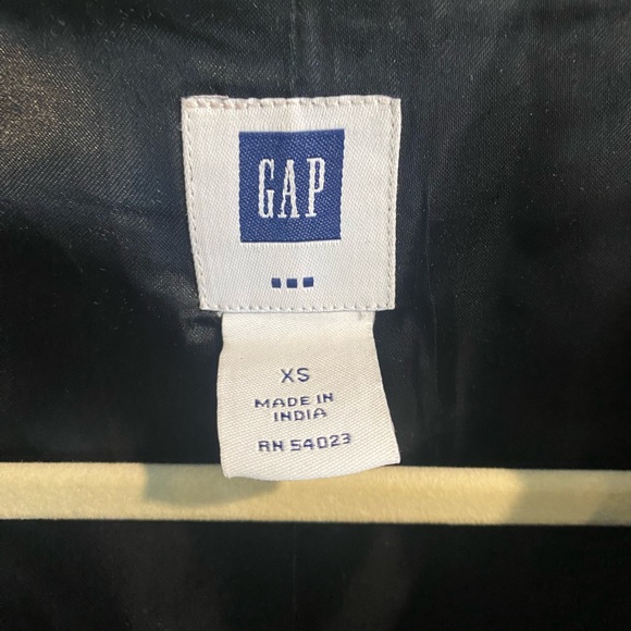 GAP black top coat - Picture 3 of 3